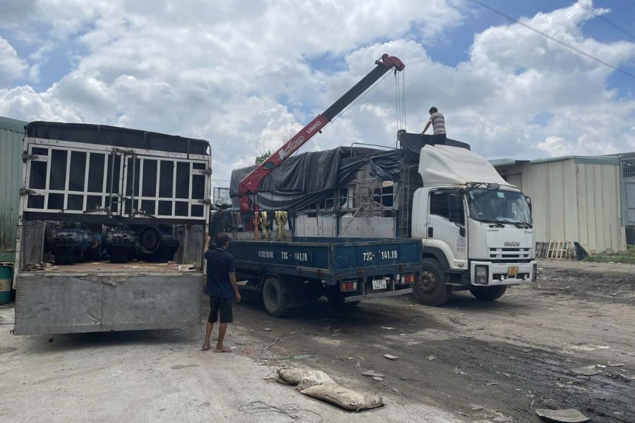 Hệ thống kho bãi hiện đại, đảm bảo hàng hóa của bạn luôn được bảo quản tốt. Hệ thống kho bãi hiện đại, đảm bảo hàng hóa của bạn luôn được bảo quản tốt.