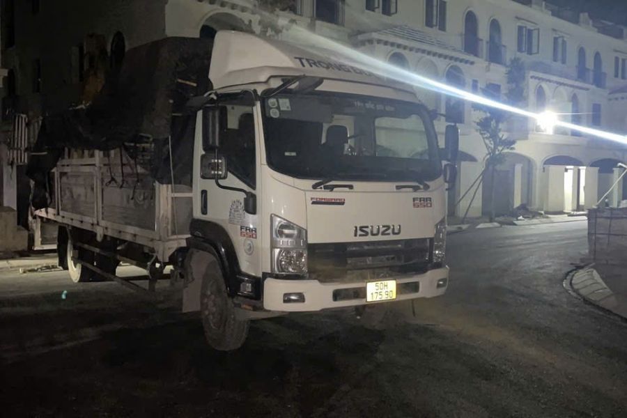 Từ hàng hóa nhỏ lẻ đến hàng hóa cồng kềnh, Trọng Đức đều vận chuyển an toàn và nhanh chóng. Từ hàng hóa nhỏ lẻ đến hàng hóa cồng kềnh, Trọng Đức đều vận chuyển an toàn và nhanh chóng.