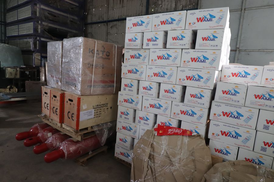 Vận chuyển hàng hóa đa dạng từ hàng nhẹ đến hàng nặng, cồng kềnh. Vận chuyển hàng hóa đa dạng từ hàng nhẹ đến hàng nặng, cồng kềnh.