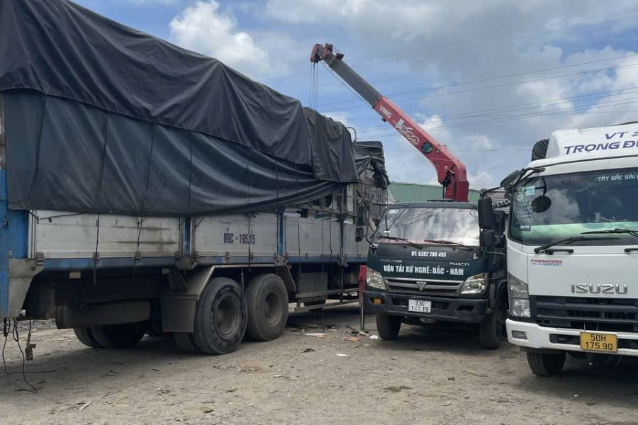 Xe tải Isuzu sẵn sàng cho mọi chành xe chuyển hàng đi Cà Mau. Xe tải Isuzu sẵn sàng cho mọi chành xe chuyển hàng đi Cà Mau.